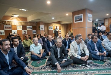گرامیداشت هفته دفاع مقدس در گروه توسعه پترو ایران با حضور رزمندگان و خانواده شهدا